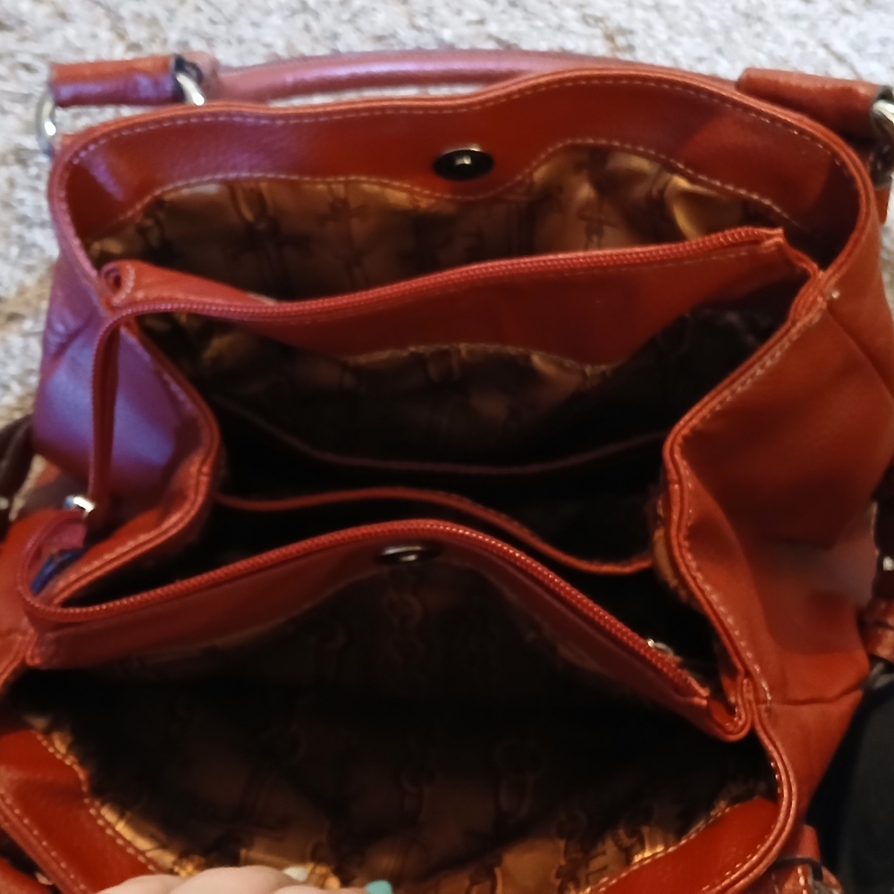 Tignanello Brick Red Pebbled Leather Shoulder Bag NWOT Multi Pocket Satchel - Picture 5 of 9